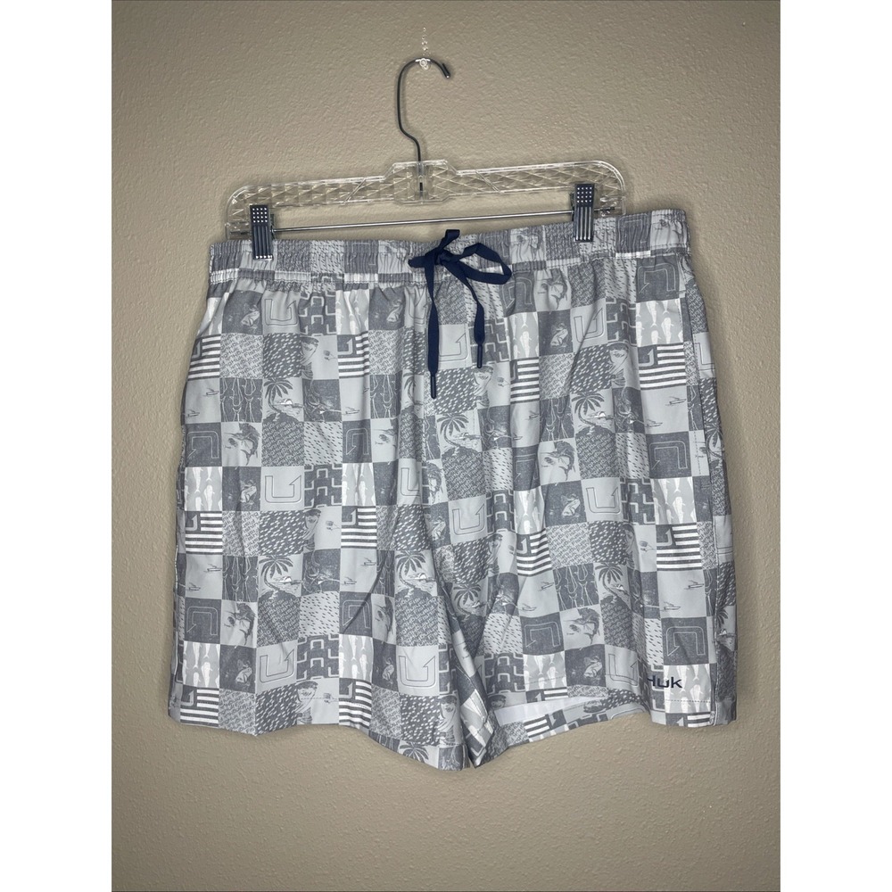 HUK Men's XL Pursuit Fishing Print Gray Lined Shorts 5.5" Inseam W/pockets NWT